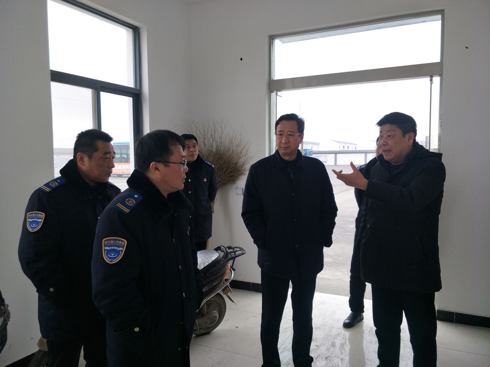 公交集团调研视察新坝镇客运站
